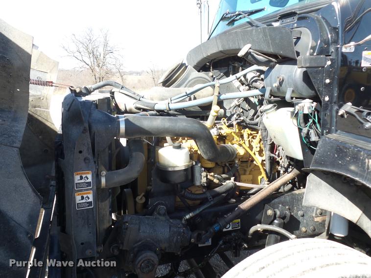 image for item DA5876 2004 Kenworth T300 service truck