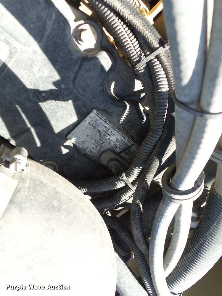 image for item DA5876 2004 Kenworth T300 service truck