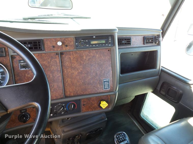 image for item DA5876 2004 Kenworth T300 service truck