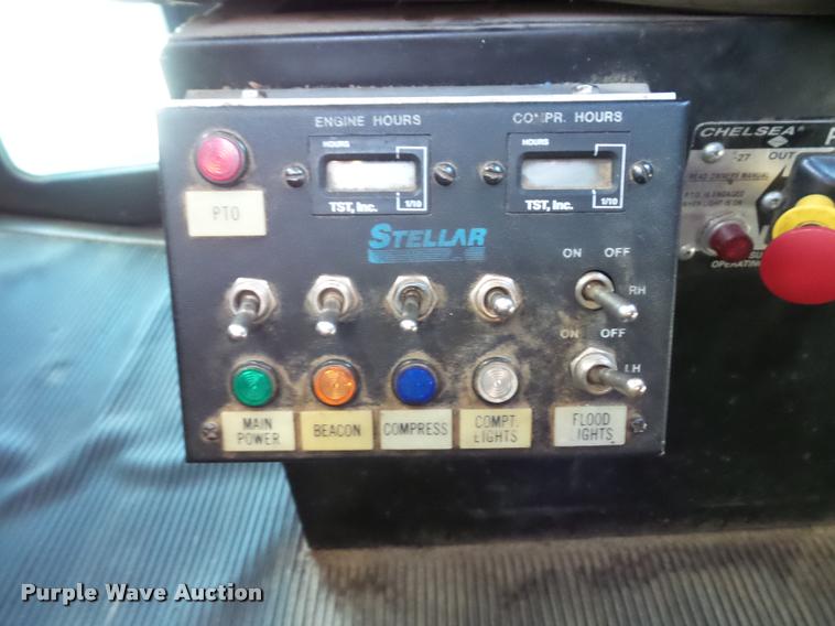 image for item DA5876 2004 Kenworth T300 service truck