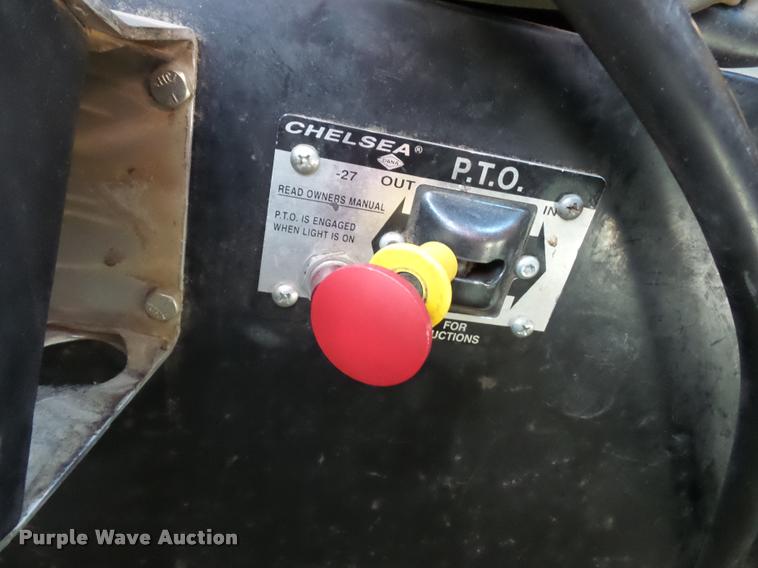 image for item DA5876 2004 Kenworth T300 service truck