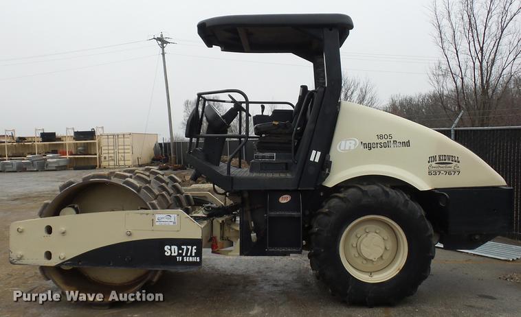 image for item DA5877 Ingersoll Rand SD-77F padfoot roller