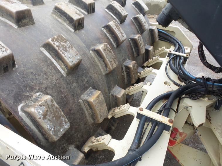 image for item DA5877 Ingersoll Rand SD-77F padfoot roller