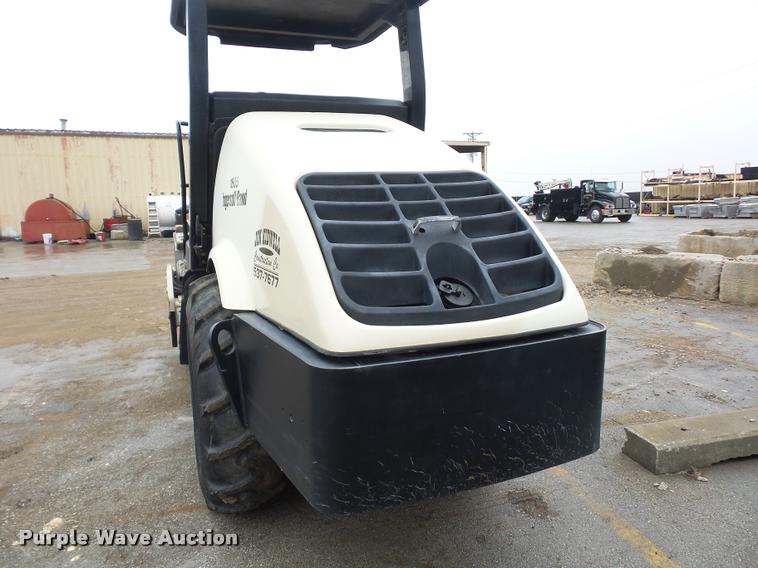 image for item DA5877 Ingersoll Rand SD-77F padfoot roller