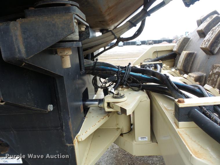 image for item DA5877 Ingersoll Rand SD-77F padfoot roller