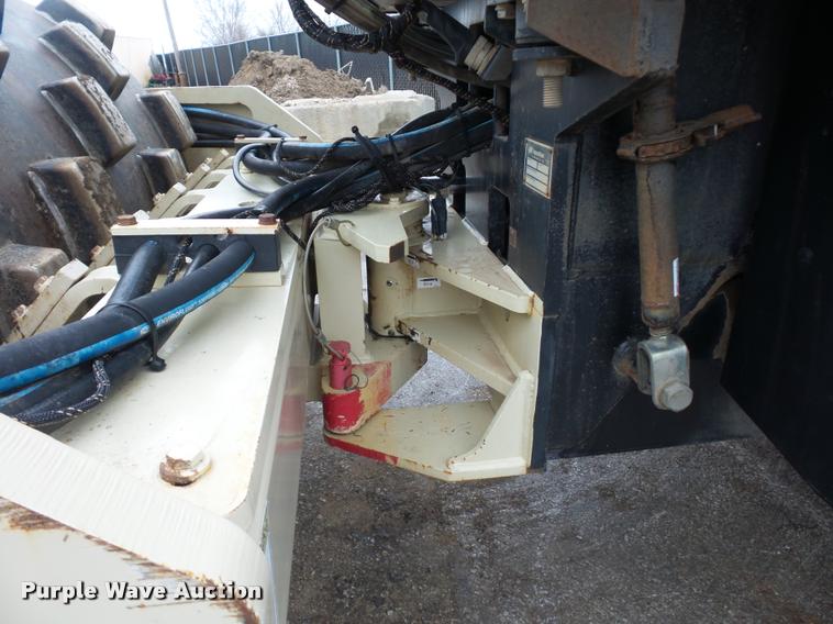 image for item DA5877 Ingersoll Rand SD-77F padfoot roller