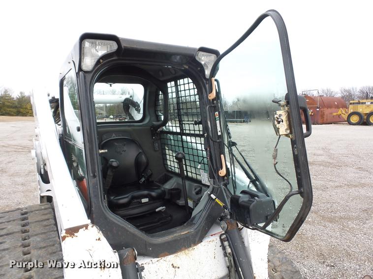 image for item L4535 2013 Bobcat T750 skid steer