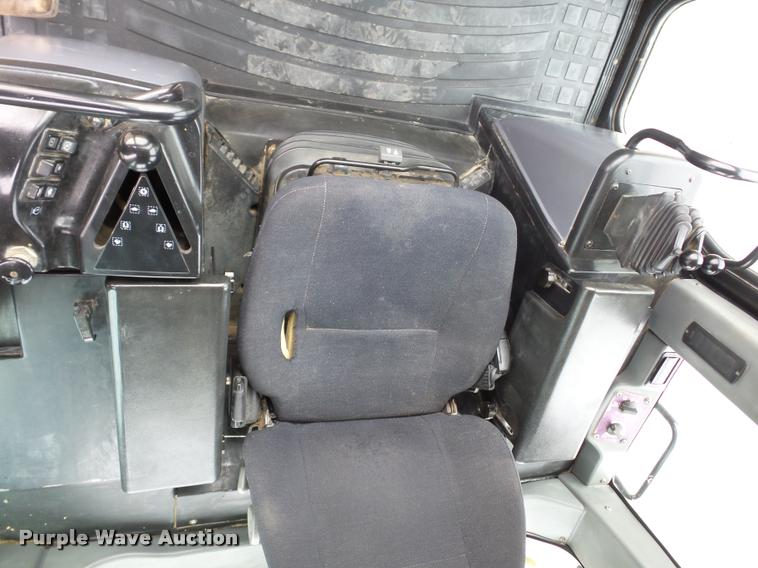 image for item L4536 2007 Caterpillar 963C track loader