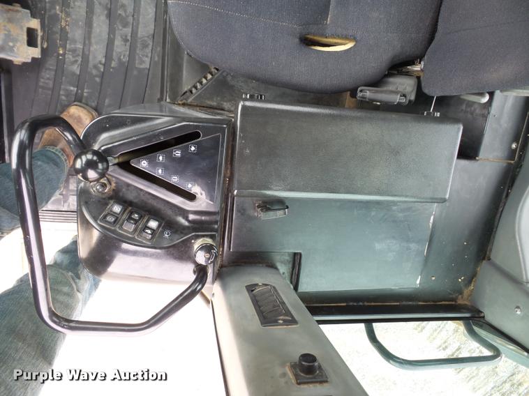 image for item L4536 2007 Caterpillar 963C track loader