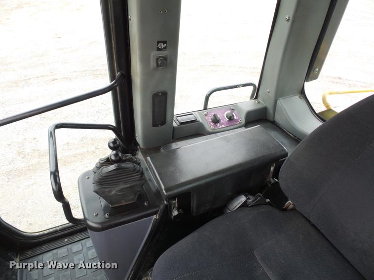 image for item L4536 2007 Caterpillar 963C track loader