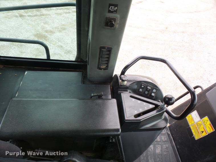 image for item L4536 2007 Caterpillar 963C track loader