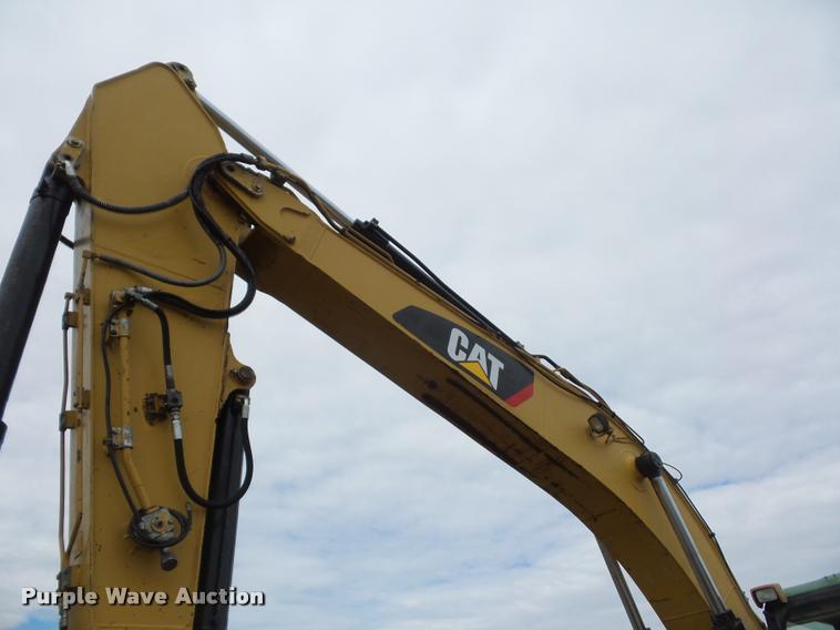 image for item L4537 2007 Caterpillar 324D excavator