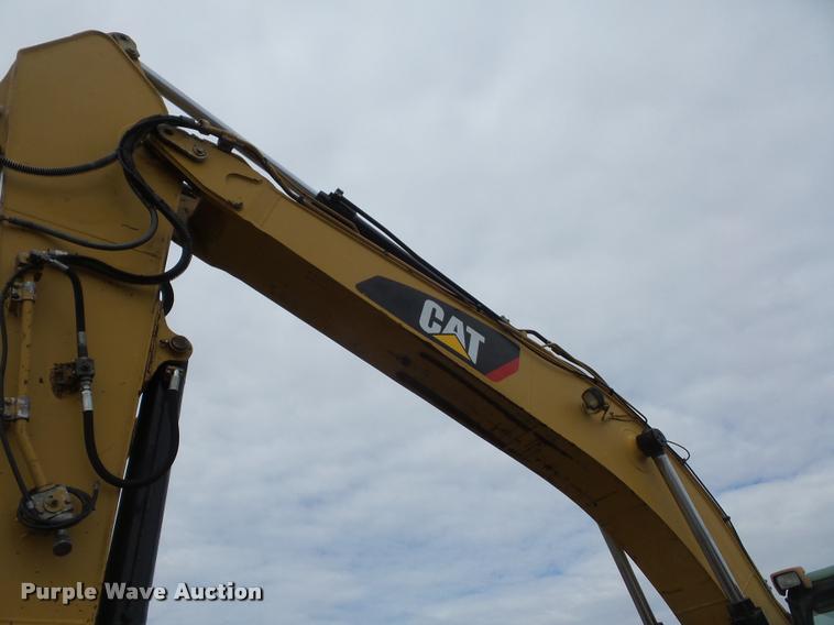 image for item L4537 2007 Caterpillar 324D excavator
