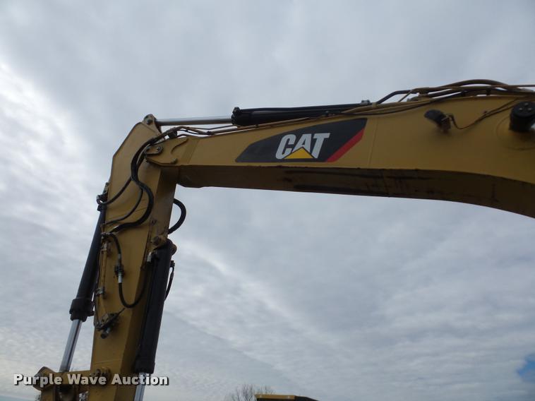 image for item L4537 2007 Caterpillar 324D excavator