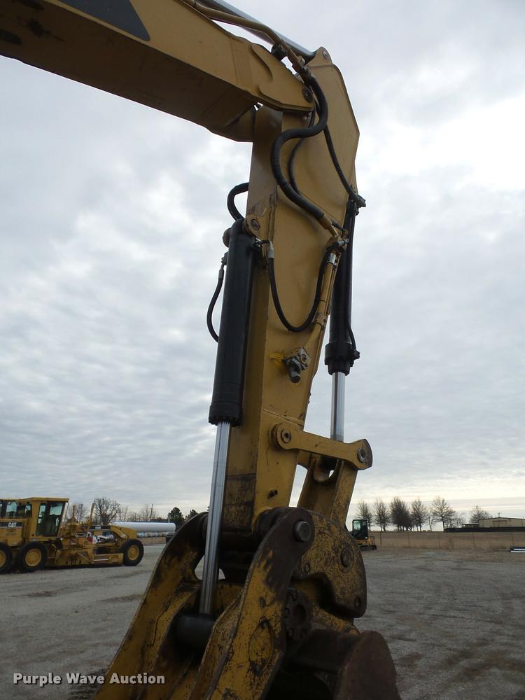 image for item L4537 2007 Caterpillar 324D excavator