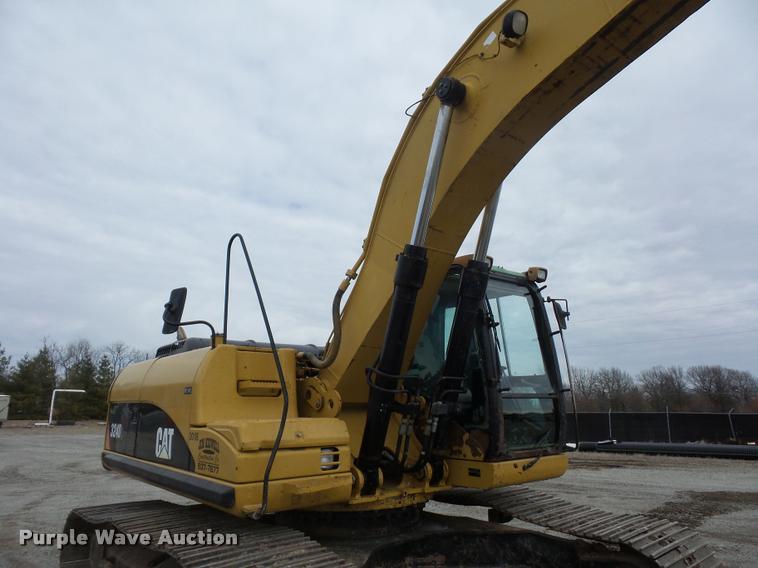 image for item L4537 2007 Caterpillar 324D excavator