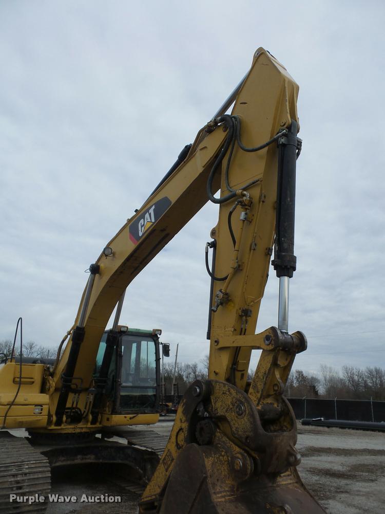 image for item L4537 2007 Caterpillar 324D excavator