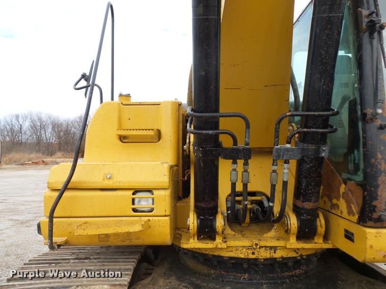 image for item L4537 2007 Caterpillar 324D excavator