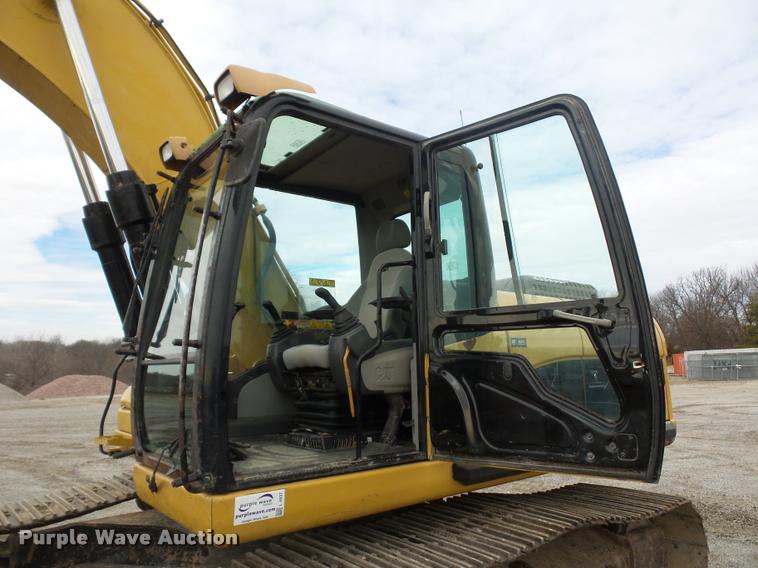 image for item L4537 2007 Caterpillar 324D excavator