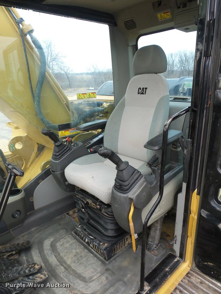 image for item L4537 2007 Caterpillar 324D excavator