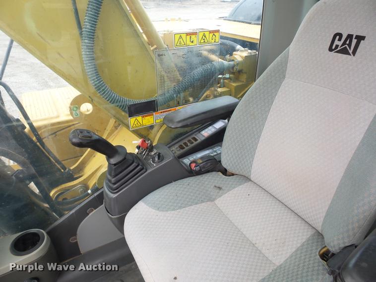 image for item L4537 2007 Caterpillar 324D excavator