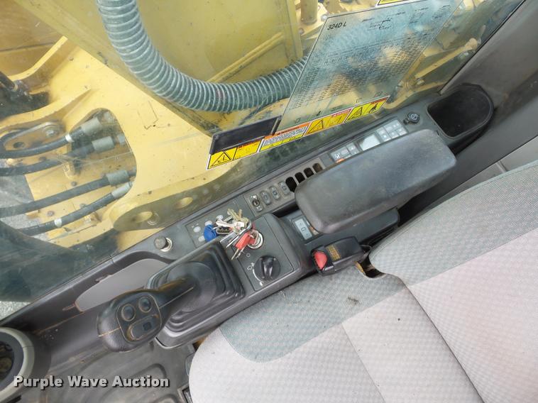 image for item L4537 2007 Caterpillar 324D excavator