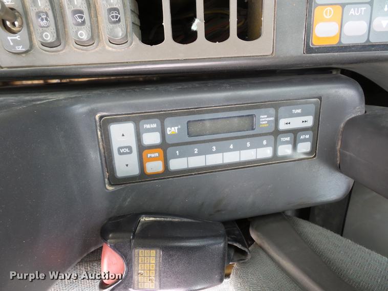 image for item L4537 2007 Caterpillar 324D excavator