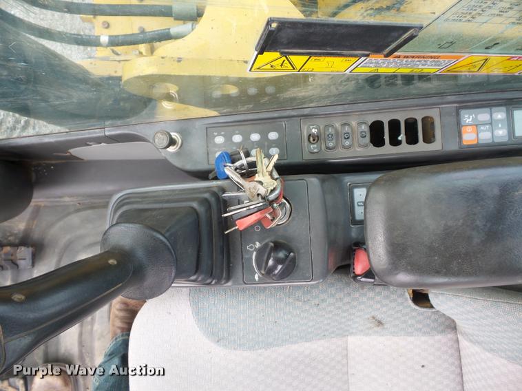 image for item L4537 2007 Caterpillar 324D excavator