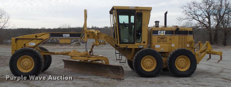 image for item L4543 2000 Caterpillar 120H motor grader