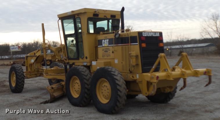 image for item L4543 2000 Caterpillar 120H motor grader