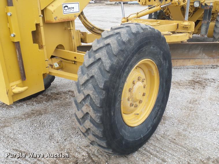 image for item L4543 2000 Caterpillar 120H motor grader