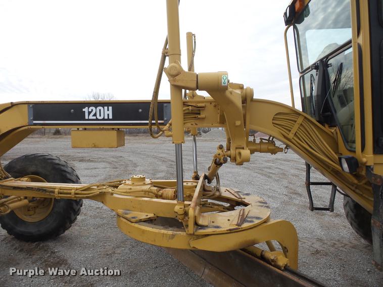 image for item L4543 2000 Caterpillar 120H motor grader