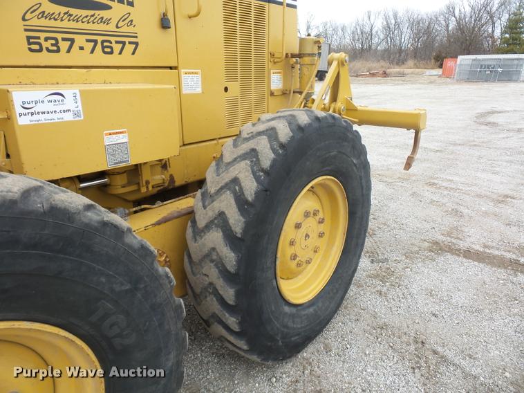 image for item L4543 2000 Caterpillar 120H motor grader