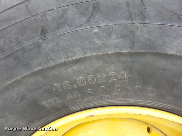 image for item L4543 2000 Caterpillar 120H motor grader