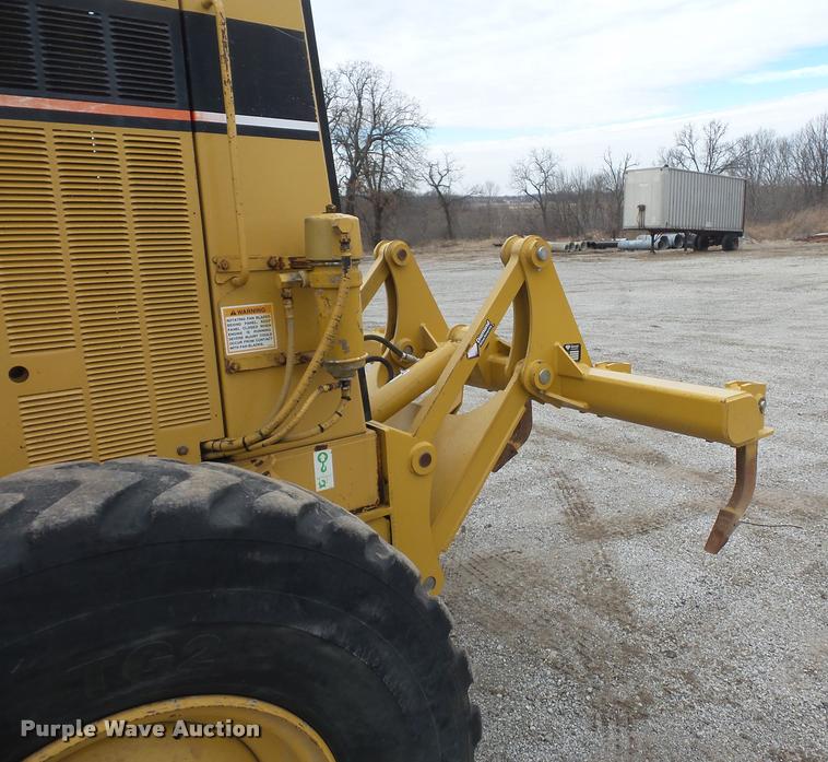 image for item L4543 2000 Caterpillar 120H motor grader