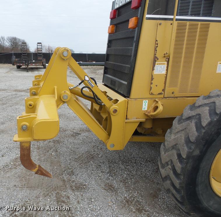 image for item L4543 2000 Caterpillar 120H motor grader