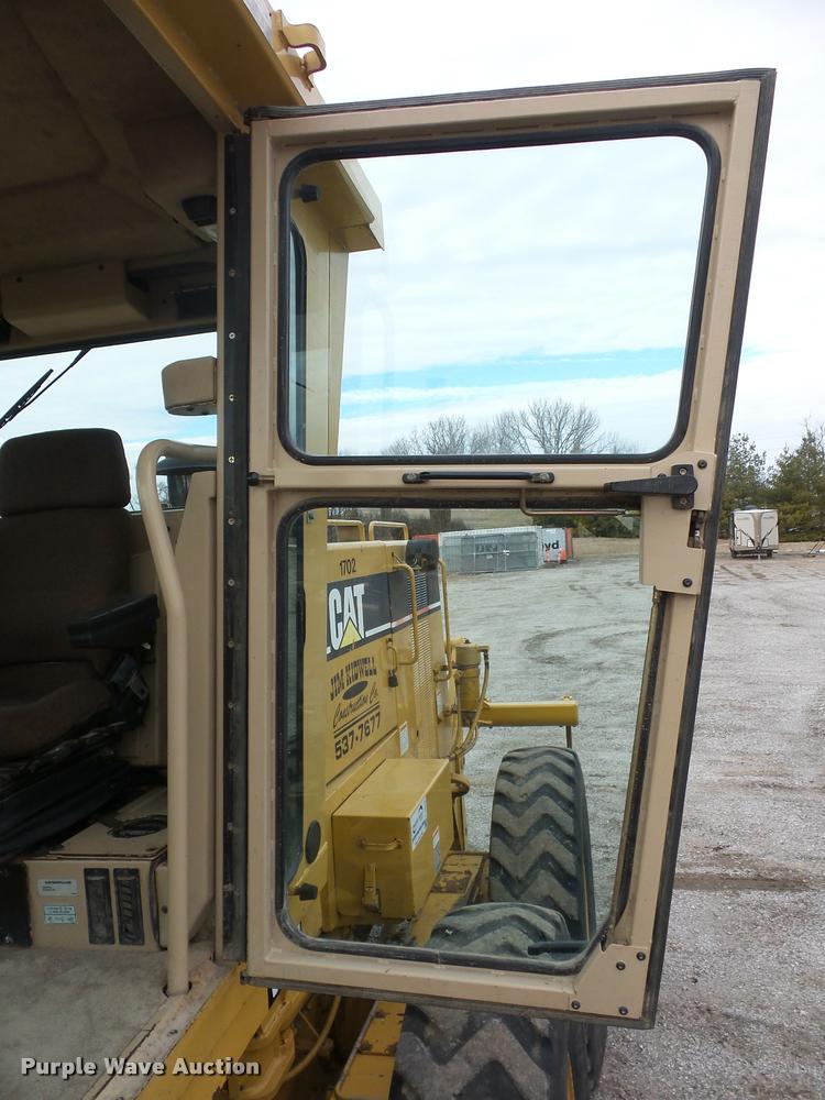 image for item L4543 2000 Caterpillar 120H motor grader