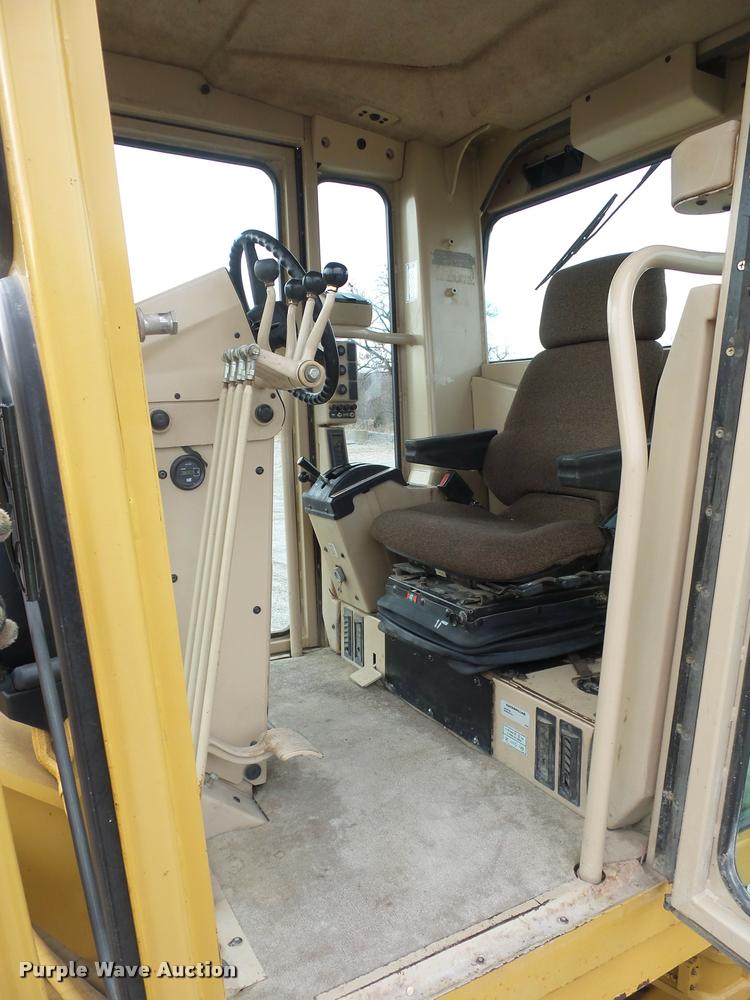 image for item L4543 2000 Caterpillar 120H motor grader