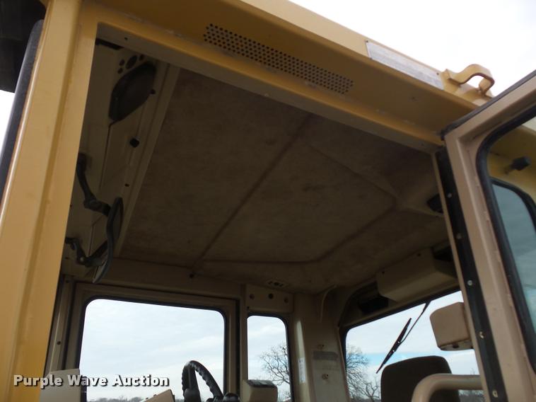 image for item L4543 2000 Caterpillar 120H motor grader