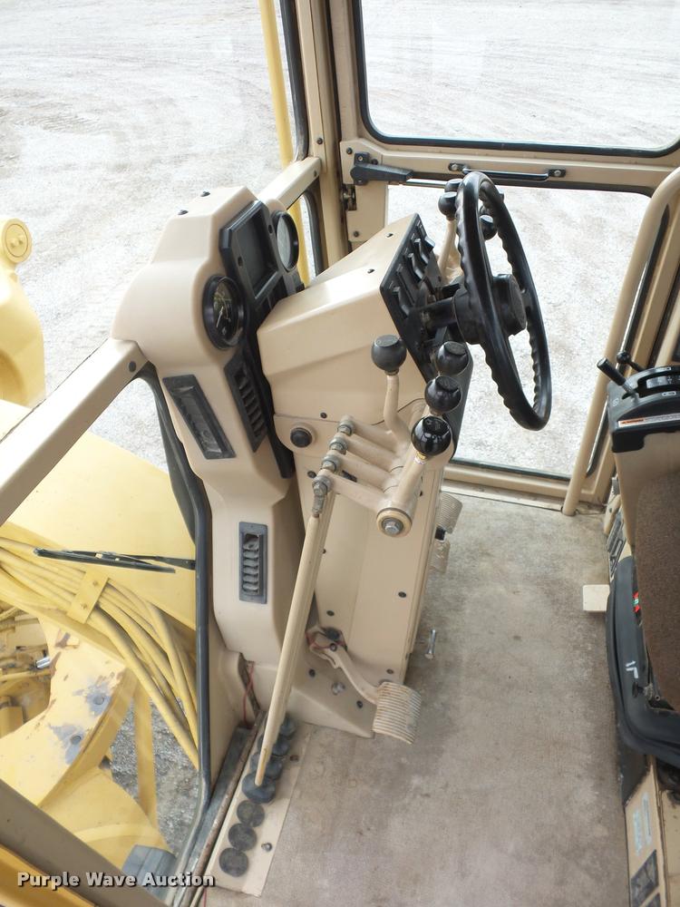 image for item L4543 2000 Caterpillar 120H motor grader