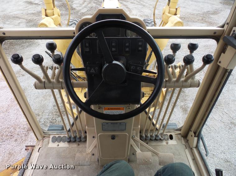 image for item L4543 2000 Caterpillar 120H motor grader