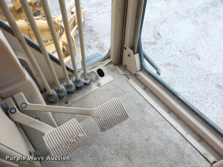 image for item L4543 2000 Caterpillar 120H motor grader