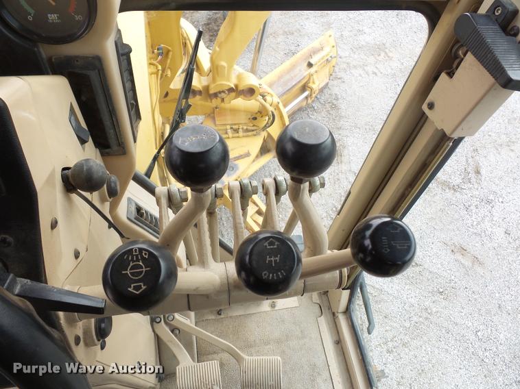image for item L4543 2000 Caterpillar 120H motor grader