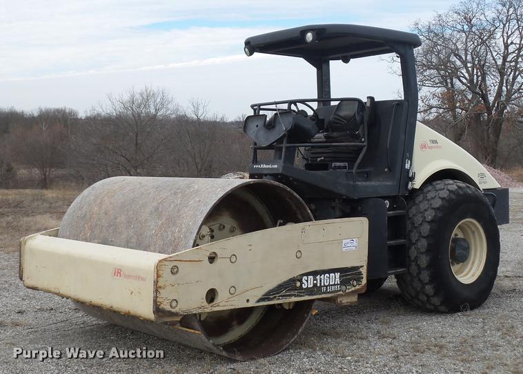 image for item L4545 Ingersoll Rand SD116DX TF single drum vibratory roller