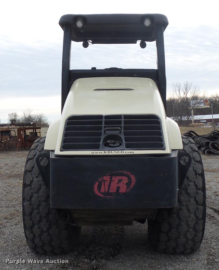 image for item L4545 Ingersoll Rand SD116DX TF single drum vibratory roller