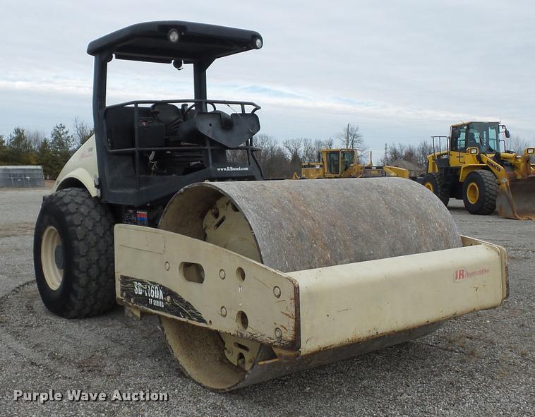 image for item L4545 Ingersoll Rand SD116DX TF single drum vibratory roller