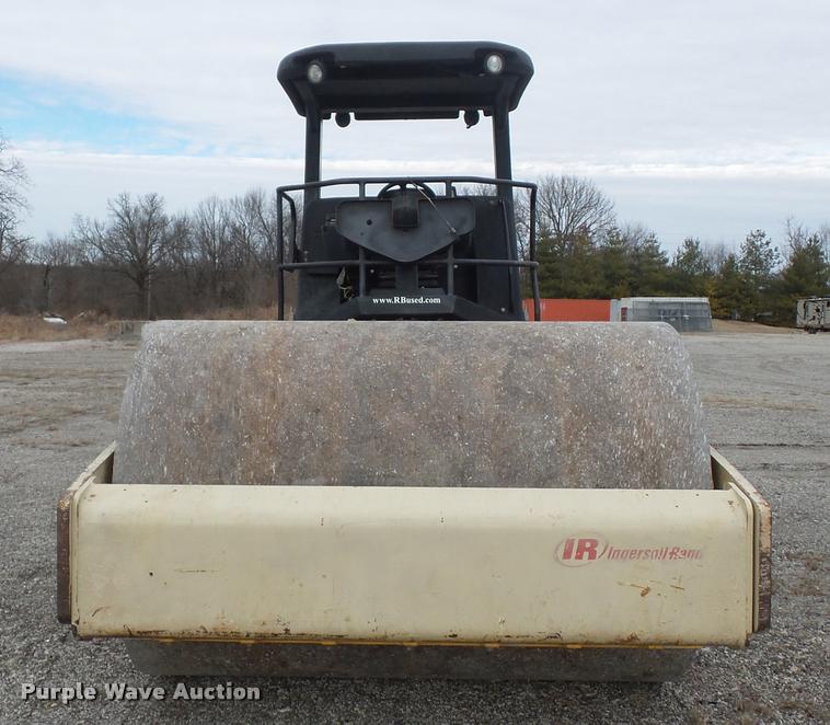 image for item L4545 Ingersoll Rand SD116DX TF single drum vibratory roller