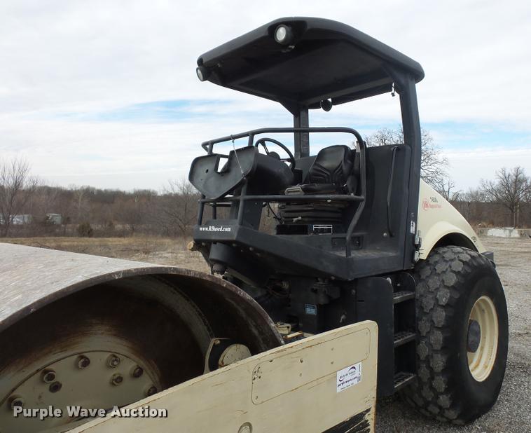 image for item L4545 Ingersoll Rand SD116DX TF single drum vibratory roller