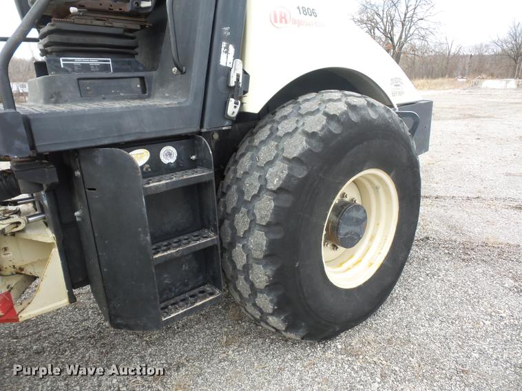 image for item L4545 Ingersoll Rand SD116DX TF single drum vibratory roller