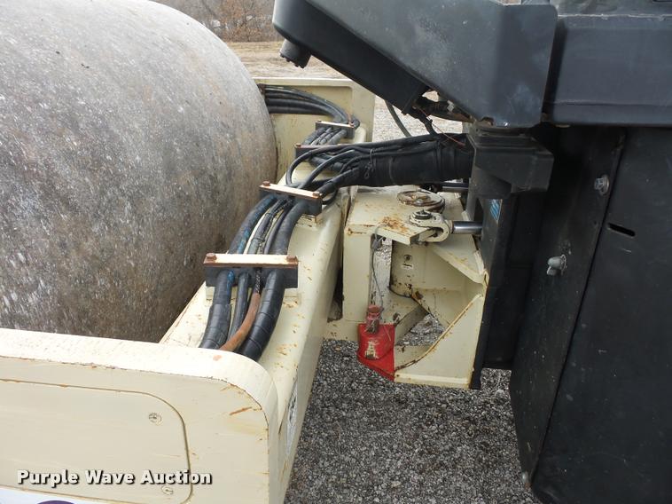 image for item L4545 Ingersoll Rand SD116DX TF single drum vibratory roller